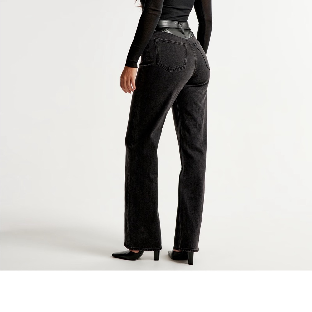 Abercrombie Curve Love The 90s Relaxed High Rise Mixed Material Jeans!Size 34 - Picture 2 of 4